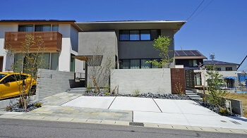 セミクローズ外構